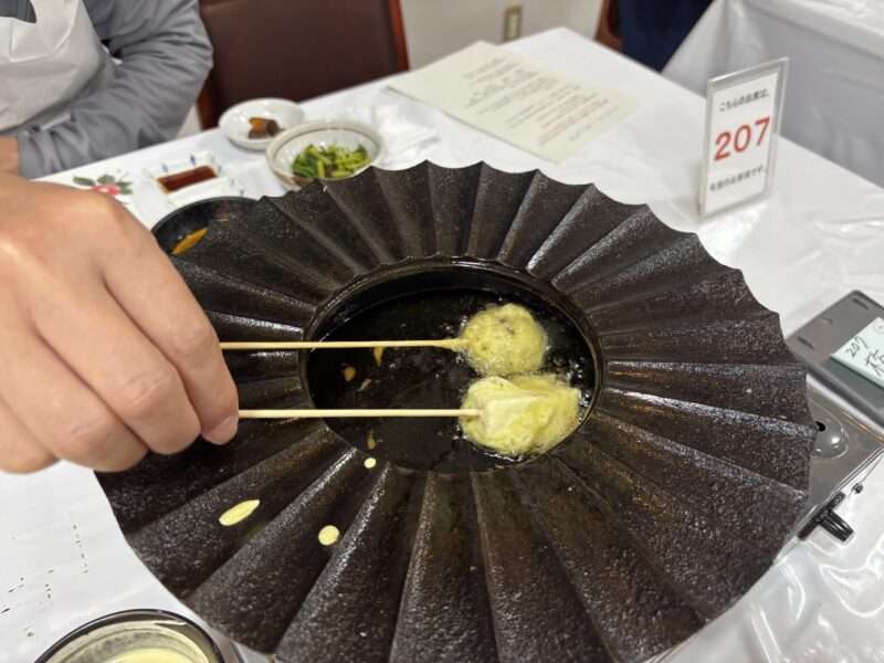 伊豆大島温泉ホテルの夕食（椿油フォンデュ）