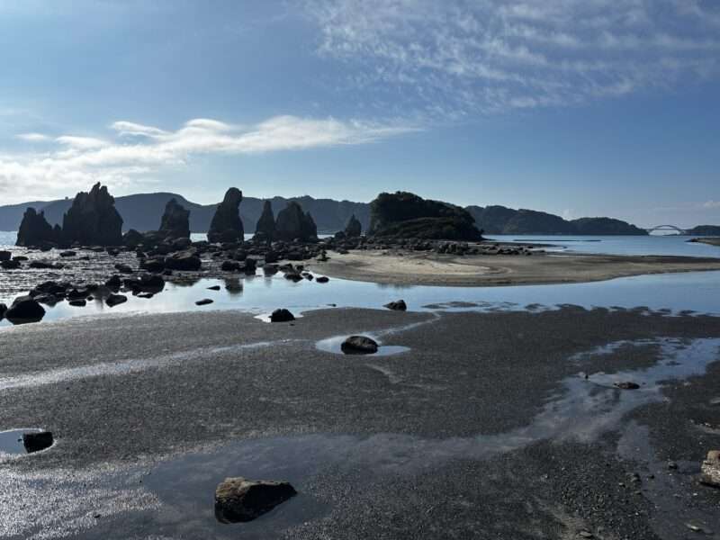 橋杭岩
