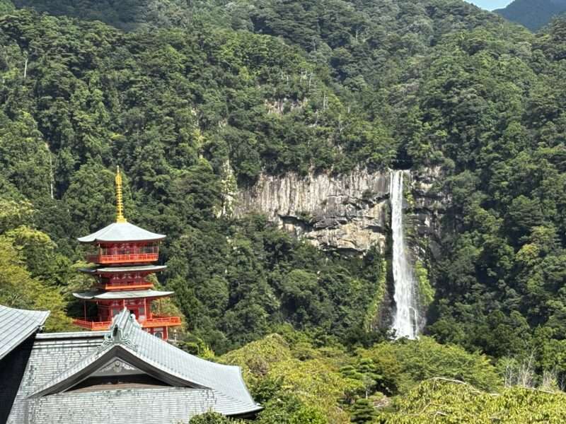 青岸渡寺の三重塔