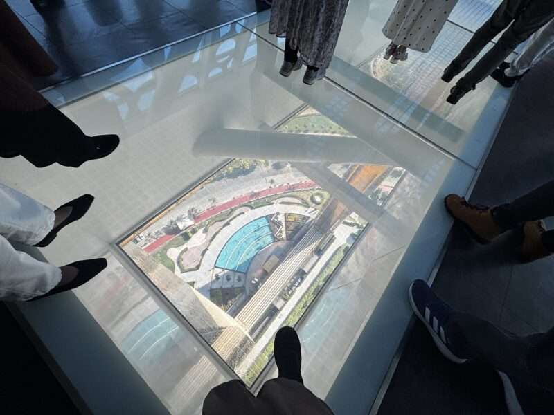 ドバイフレーム足元の景色