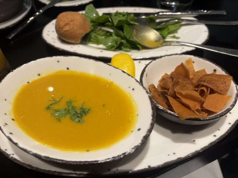 ドバイのレストラン「アシーラ」の食事