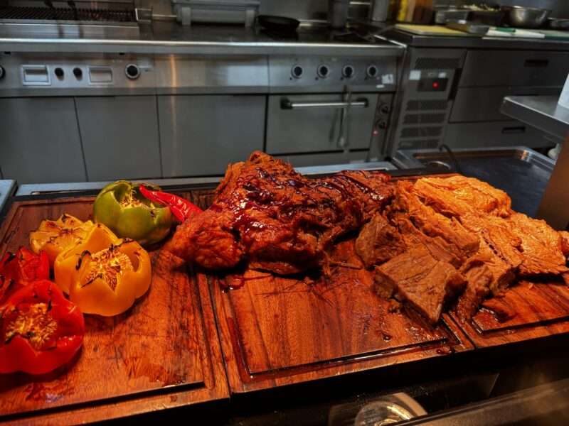 アブダビのレストラン「レモンラウンジ」の料理