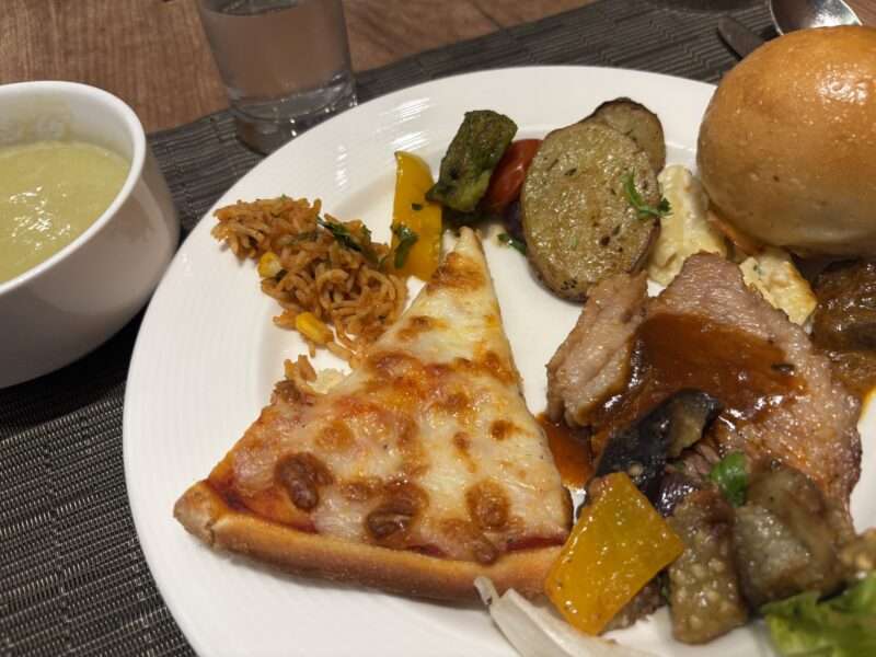 アブダビのレストラン「レモンラウンジ」の料理