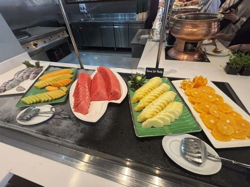 ドバイのレストランでのフルーツ