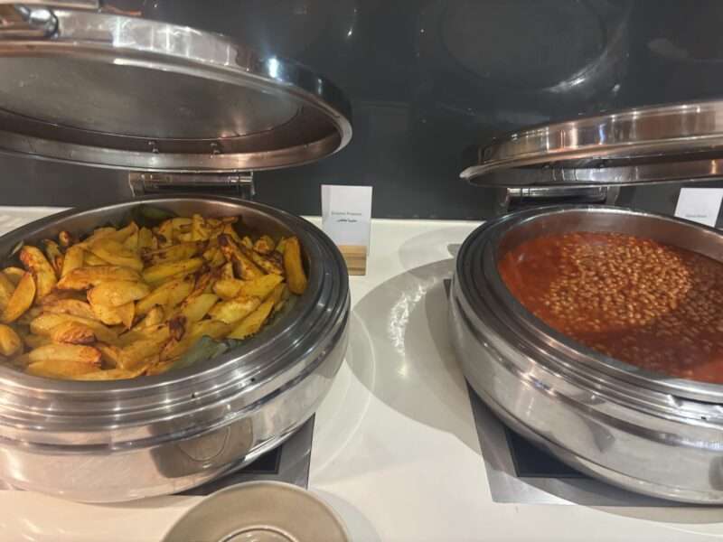 ダブルツリー・バイ・ヒルトン・ドバイ・アルジャダフのビュッフェ