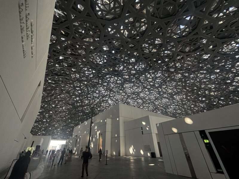アブダビ・ルーブル美術館の天井