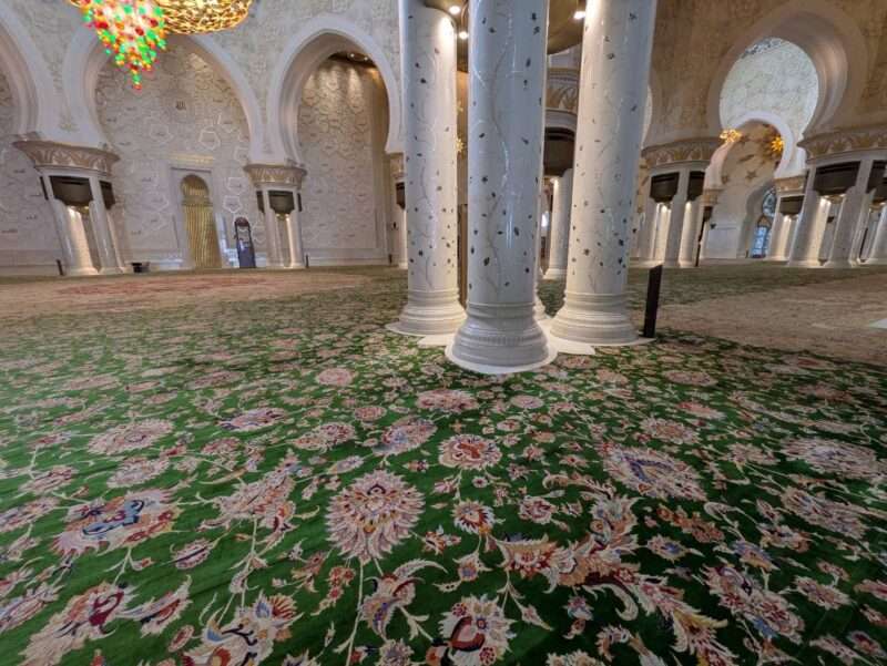 シェイク・ザーイド・グランド・モスクの絨毯