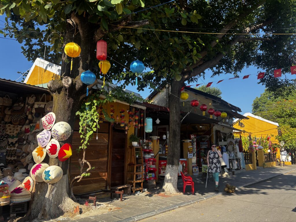 ベトナム・ホイアンのホテルシルコテルホイアンから徒歩圏内のお店
