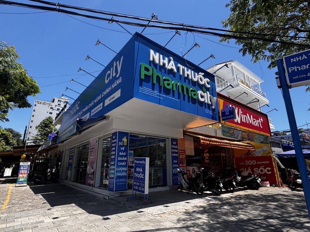 ベトナムダナンミーケビーチ近くのお店