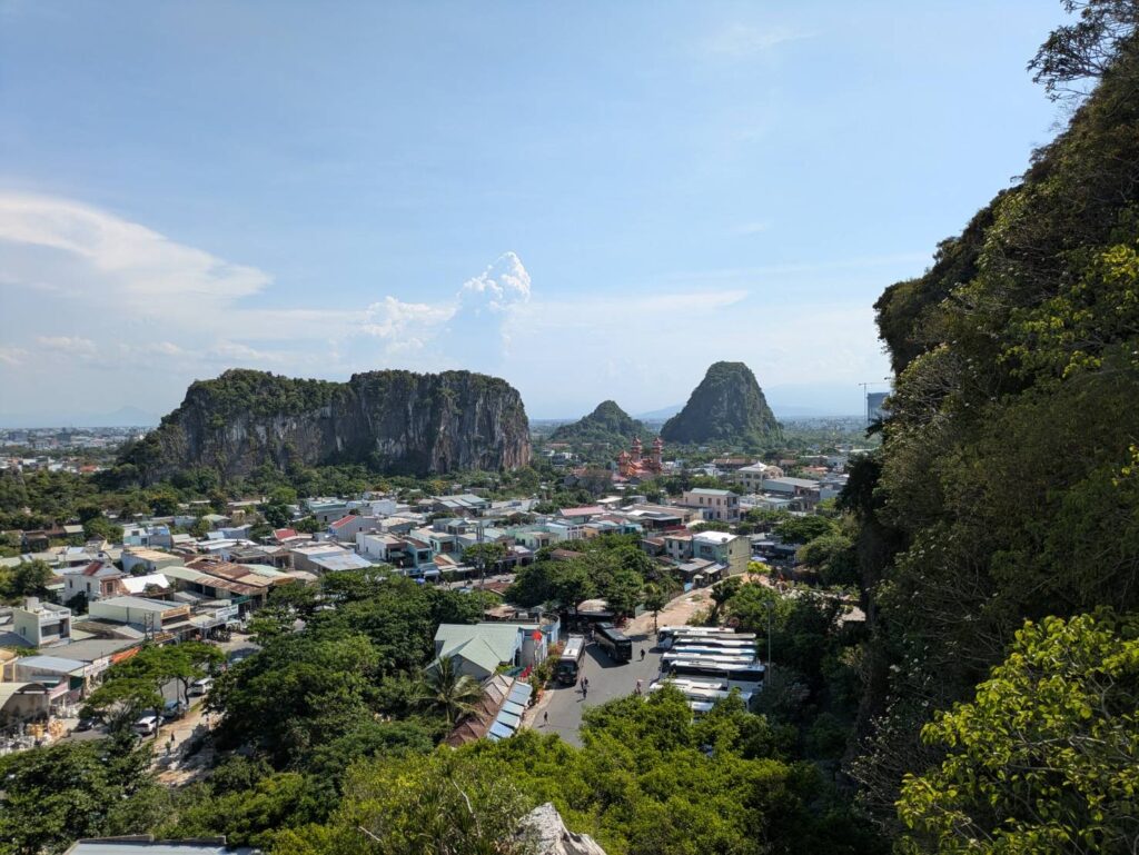 ベトナム・ダナンの五行山