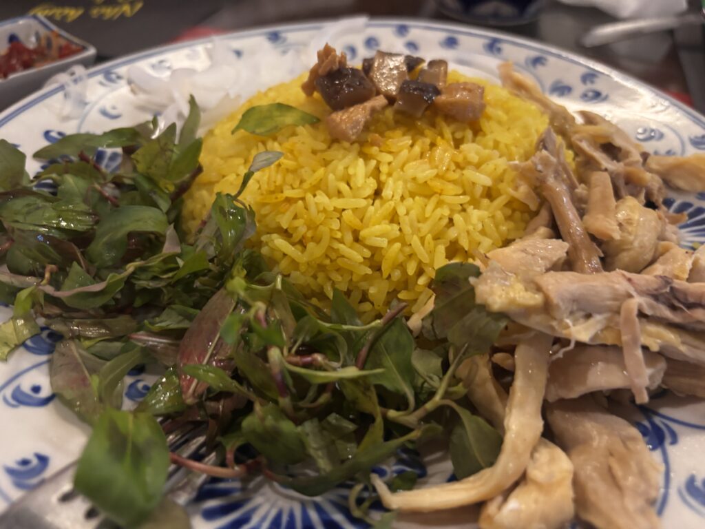 ホイアンのCitronella Restaurant Cafeで提供された名物ホイアン風チキンライス