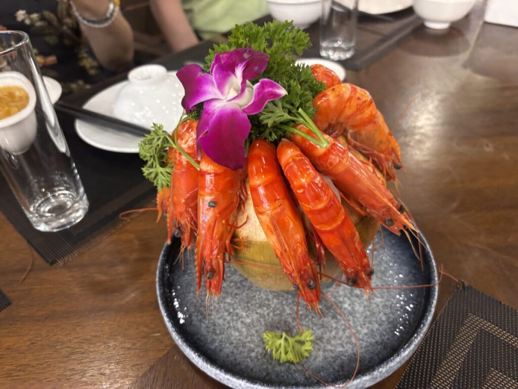 ベトナム・ダナンのMuối Biển Seafood Restaurant(ムオイビエン)の車海老の姿焼き